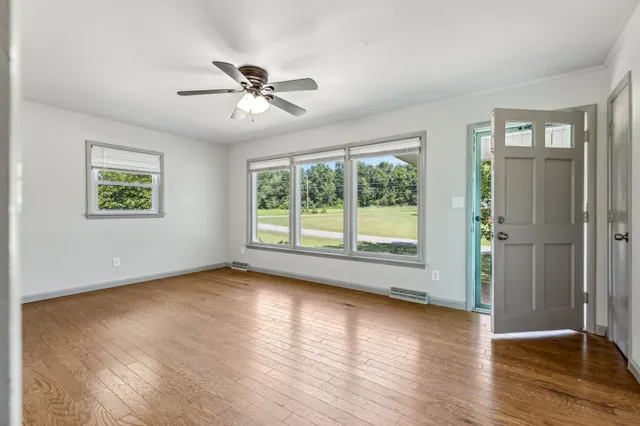 $1,850 | 1003 Hickory Street, Lawrenceburg, TN 38464