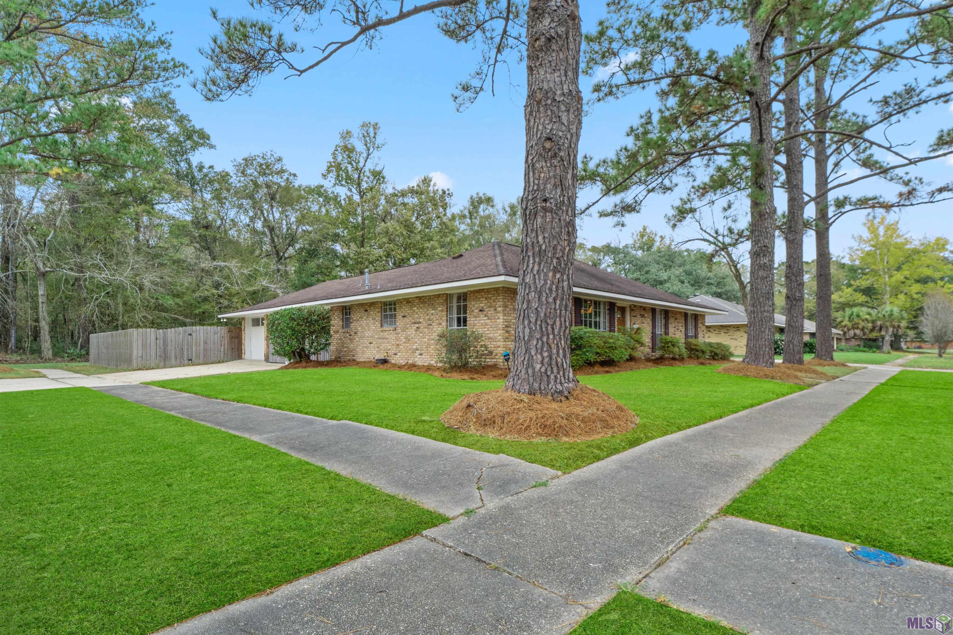 7872 Director Drive Baton Rouge, LA 70817 - Photo 2 of 27