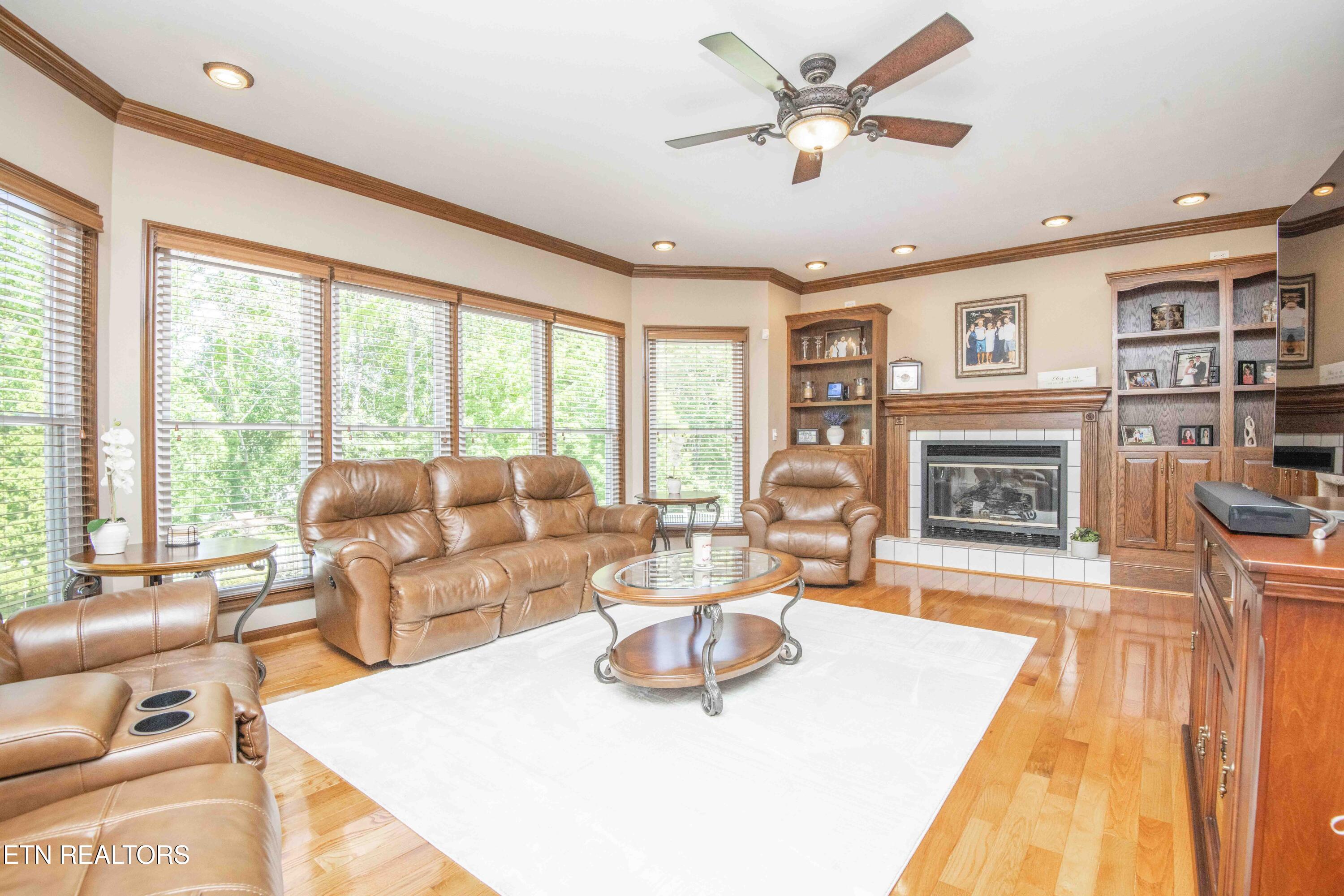 19 Raintree Crossing Oak Ridge, TN 37830 - Photo 16 of 60 living 4_1