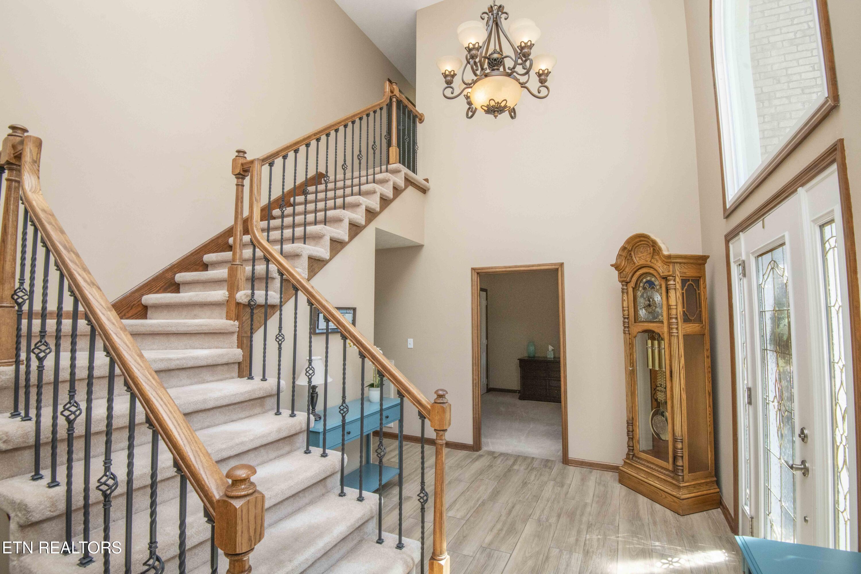 19 Raintree Crossing Oak Ridge, TN 37830 - Photo 7 of 60 foyer_1