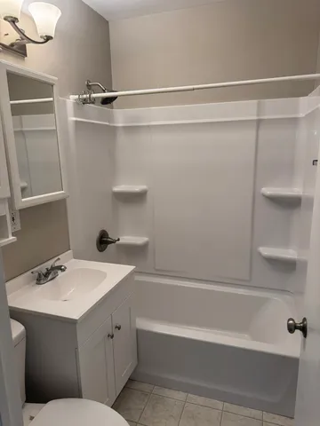 $850 | 3827 Keota Avenue, Davenport, IA 52802