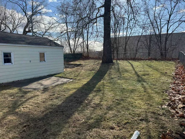 $850 | 3827 Keota Avenue, Davenport, IA 52802