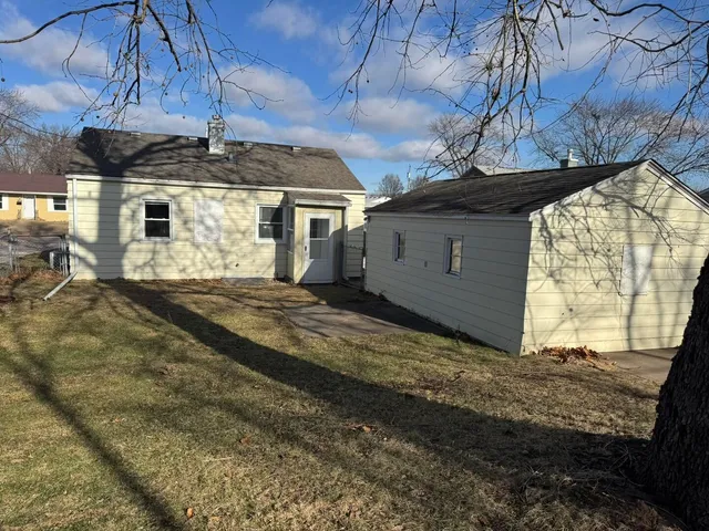 $850 | 3827 Keota Avenue, Davenport, IA 52802