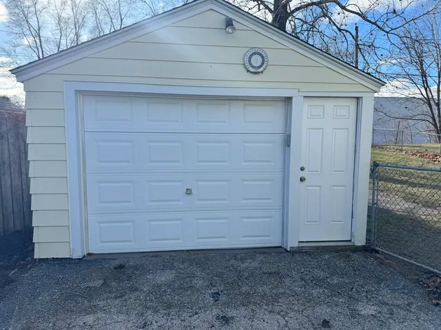 $850 | 3827 Keota Avenue, Davenport, IA 52802