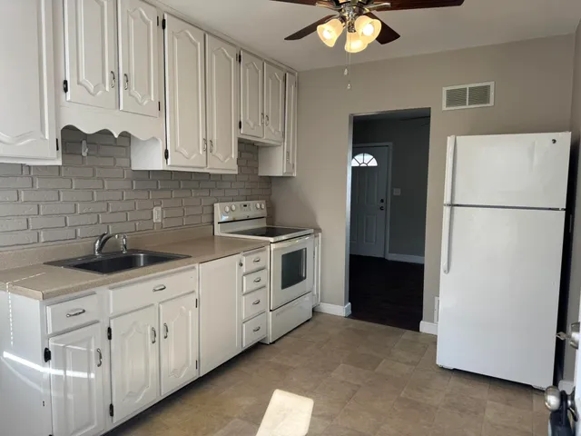 $850 | 3827 Keota Avenue, Davenport, IA 52802