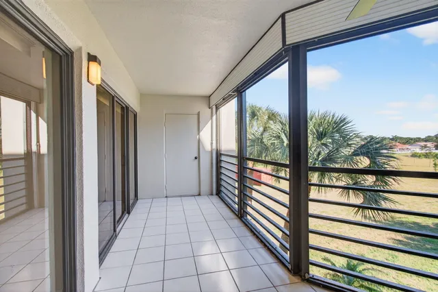 $2,650 | 5900 Camino Del Sol, Unit 304, Boca Raton, FL 33433