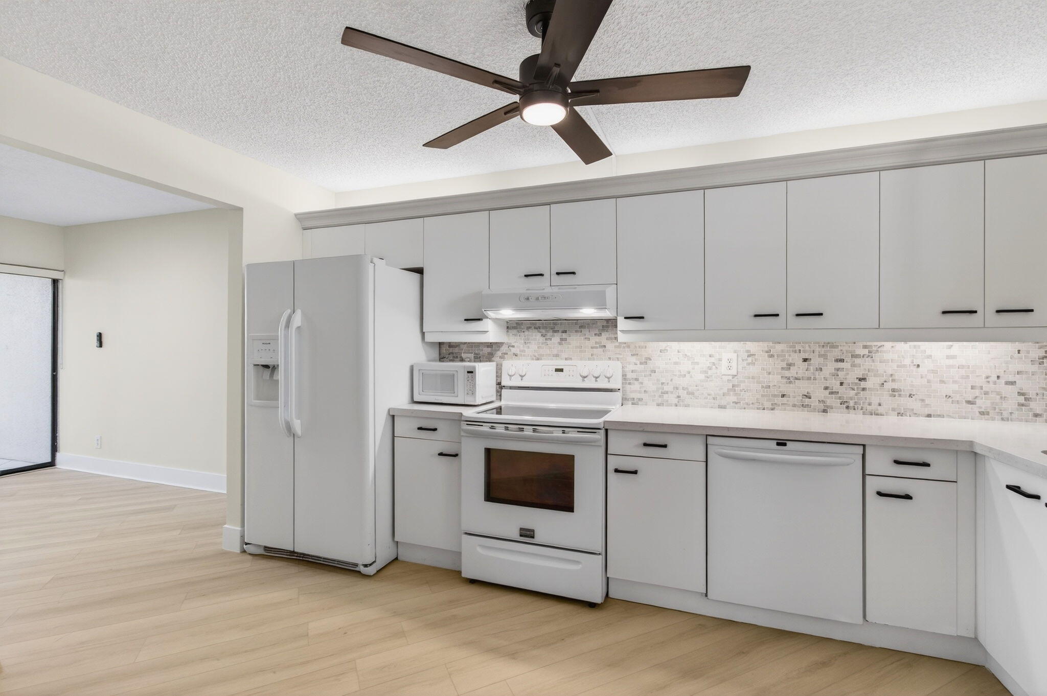 5900 Camino Del Sol, Unit 304 Boca Raton, FL 33433 - Photo 2 of 82 28-web-or-mls-DSC_4368