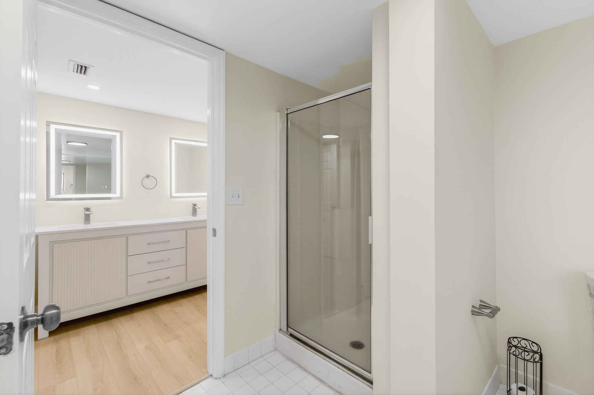 5900 Camino Del Sol, Unit 304 Boca Raton, FL 33433 - Photo 23 of 82 45-web-or-mls-DSC_4503