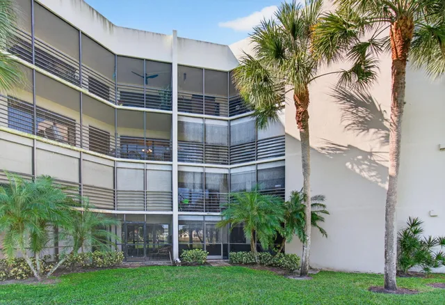 $2,650 | 5900 Camino Del Sol, Unit 304, Boca Raton, FL 33433