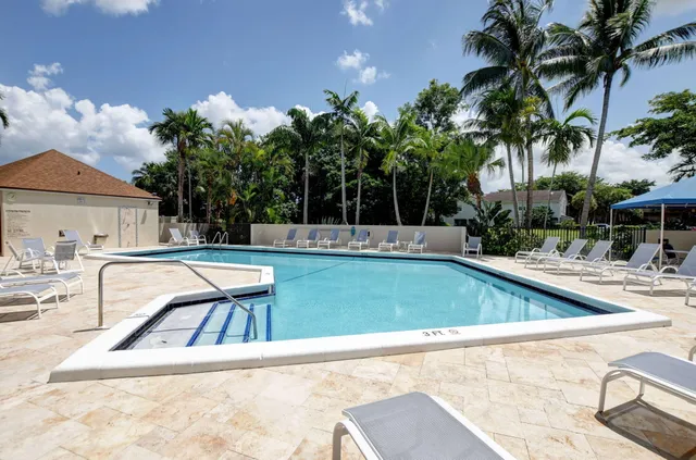 $2,650 | 5900 Camino Del Sol, Unit 304, Boca Raton, FL 33433