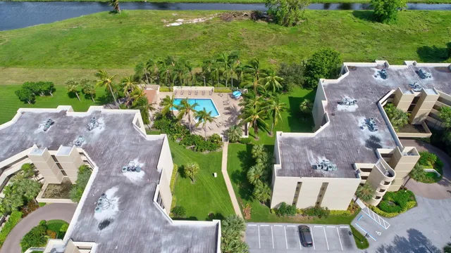 $2,650 | 5900 Camino Del Sol, Unit 304, Boca Raton, FL 33433