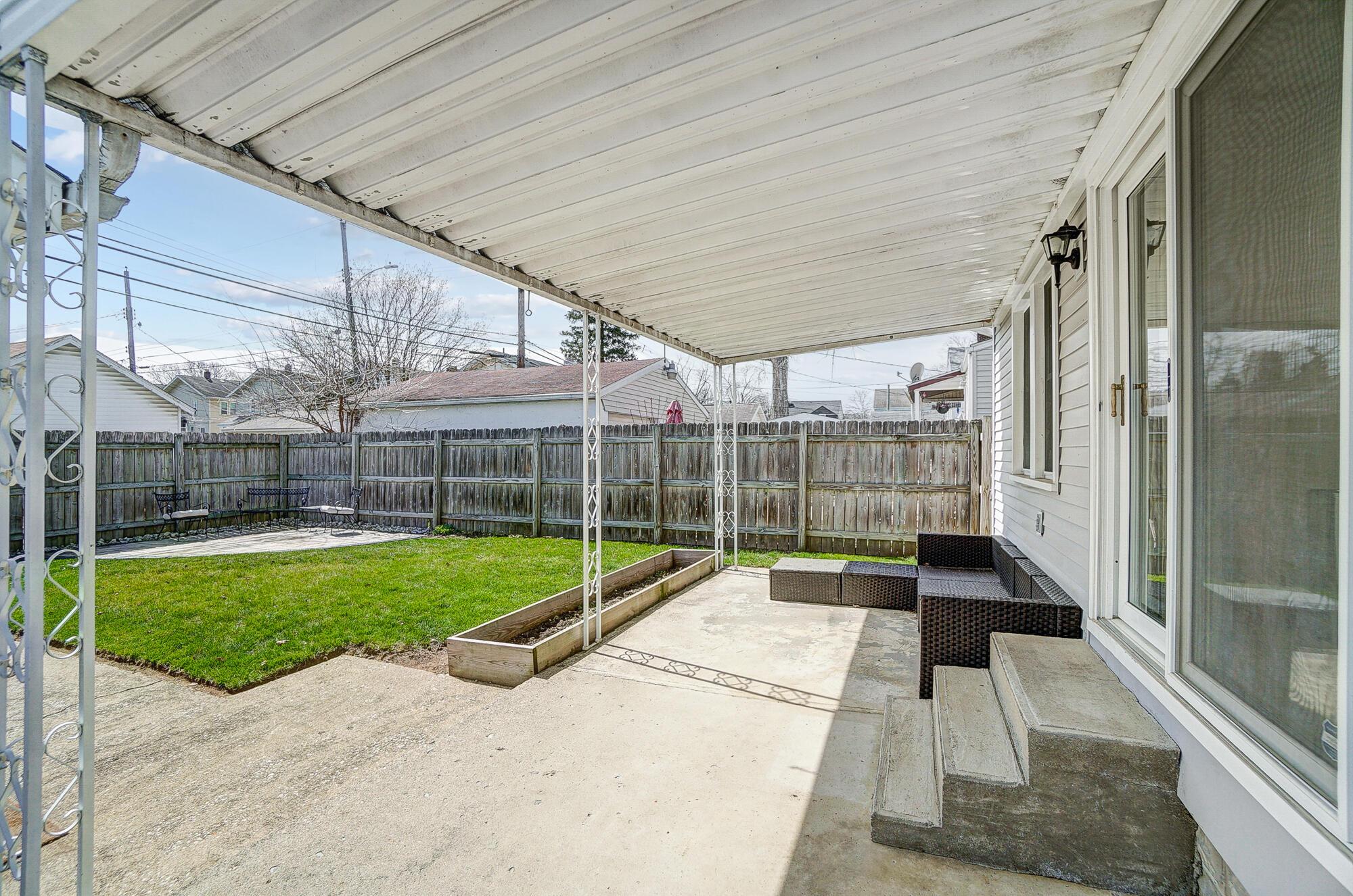 3011 Wicklow Road Columbus, OH 43204 - Photo 14 of 18 039