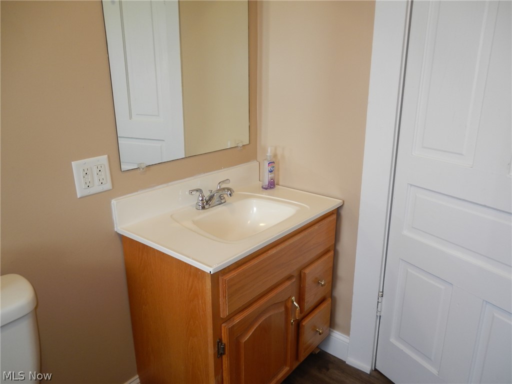 355 South 9th Street Coshocton, OH 43812 - Photo 34 of 35 bath up