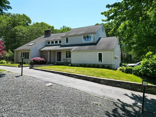 $1,299,999 | 20 Copperfield Avenue, Easton, MA 02356