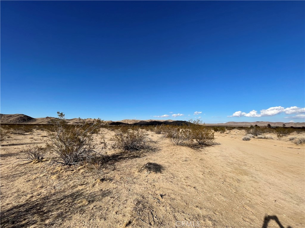 63974 Sun Mesa Road Joshua Tree, CA 92252 - Photo 5 of 5 a view of lake view and mountain