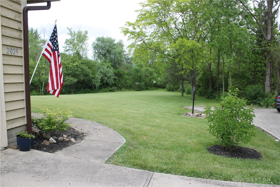 2029 Hanes Road Beavercreek, OH 45432 - Photo 3 of 30
