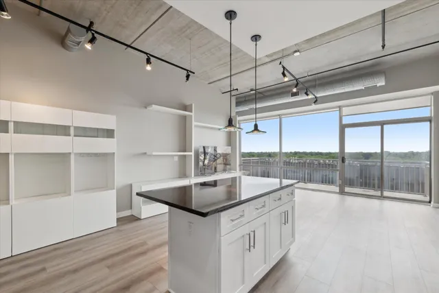 $2,450 | 350 North Main Street, Unit 603, Royal Oak, MI 48067