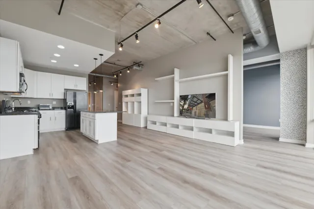 $2,450 | 350 North Main Street, Unit 603, Royal Oak, MI 48067