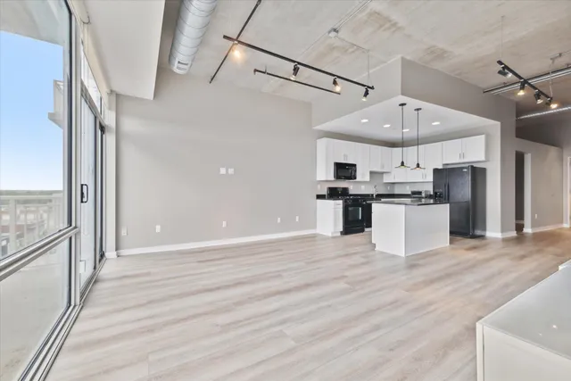 $2,450 | 350 North Main Street, Unit 603, Royal Oak, MI 48067