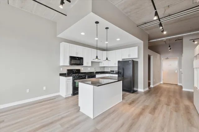 $2,450 | 350 North Main Street, Unit 603, Royal Oak, MI 48067