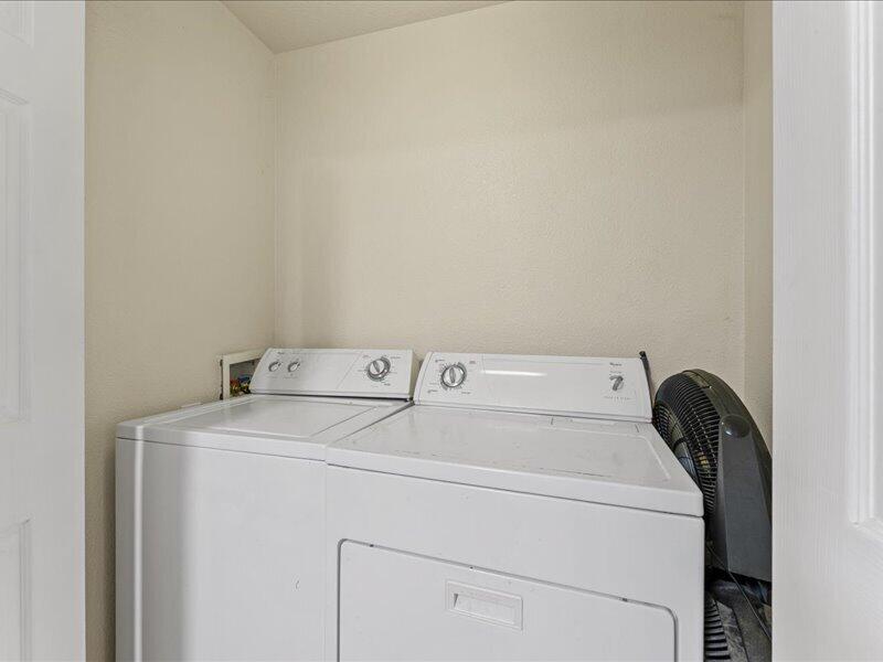 450 Midway Road, Unit 34 Medford, OR 97501 - Photo 10 of 17 13-INT (7 of 11)