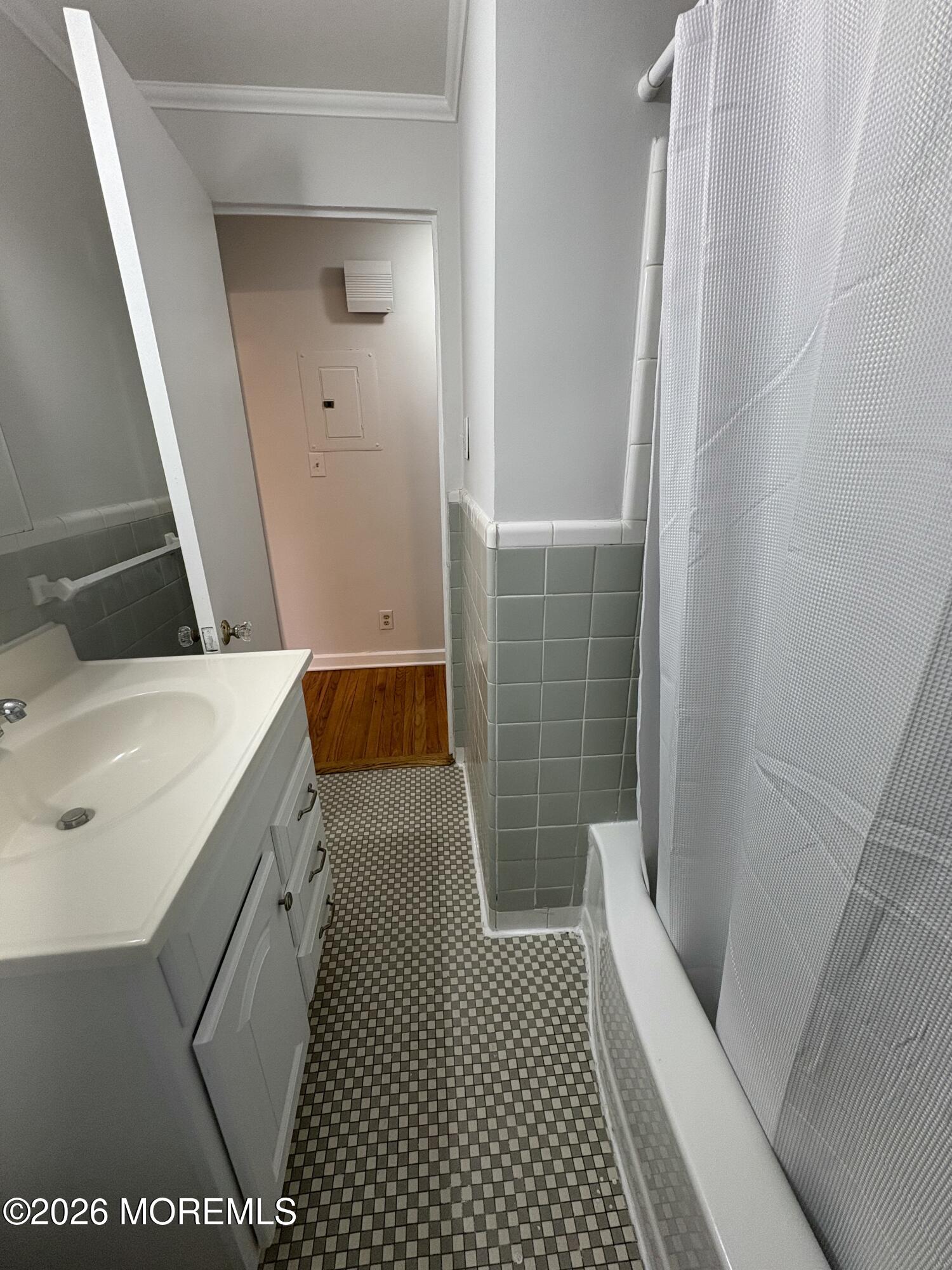 75 Manor Drive, Unit 75 Red Bank, NJ 07701 - Photo 11 of 16 Bath