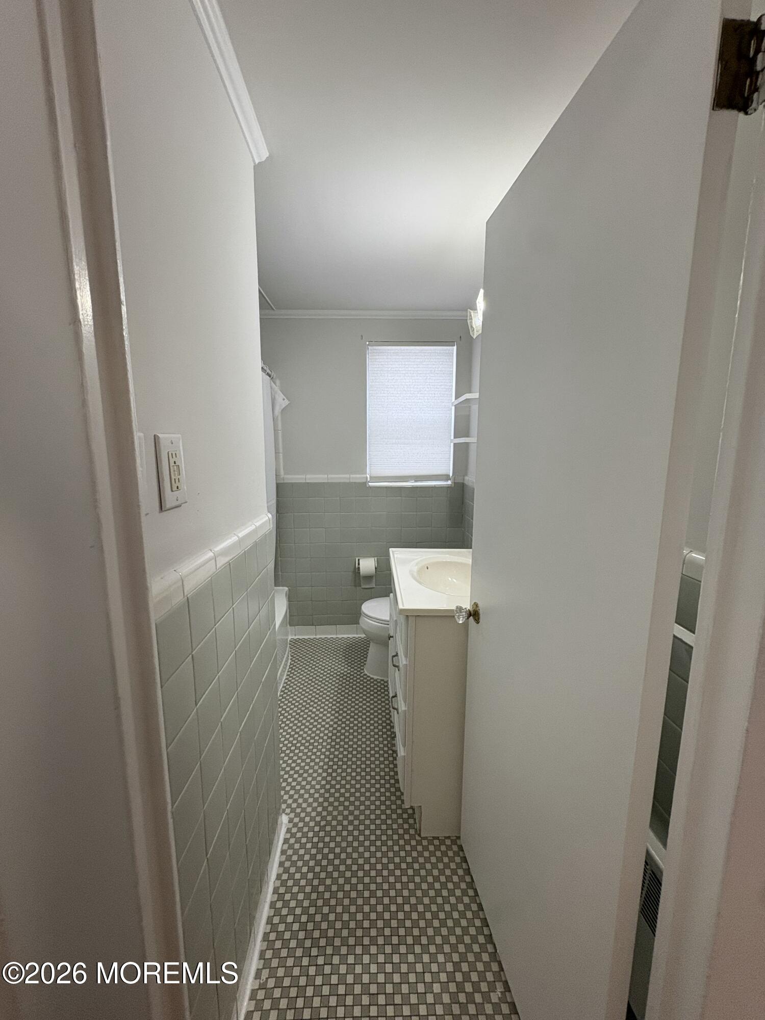 75 Manor Drive, Unit 75 Red Bank, NJ 07701 - Photo 8 of 16 Bath