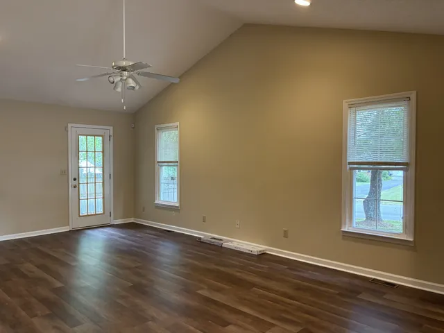 $1,625 | 100 Blue Ridge Avenue, Tullahoma, TN 37388