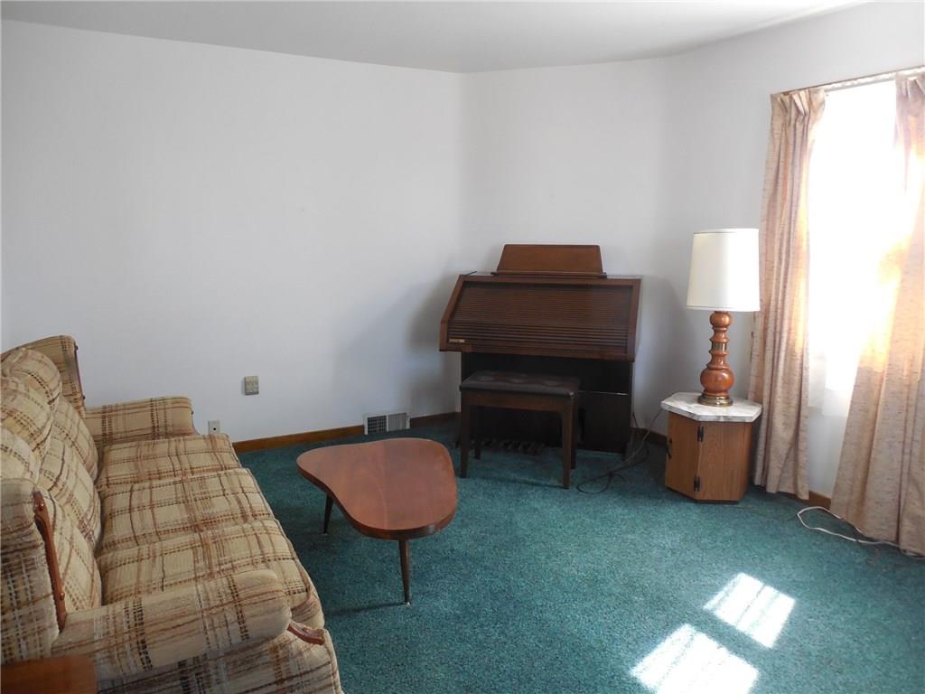 314 Mt Manor Road Manor, PA 15665 - Photo 5 of 21 Living room