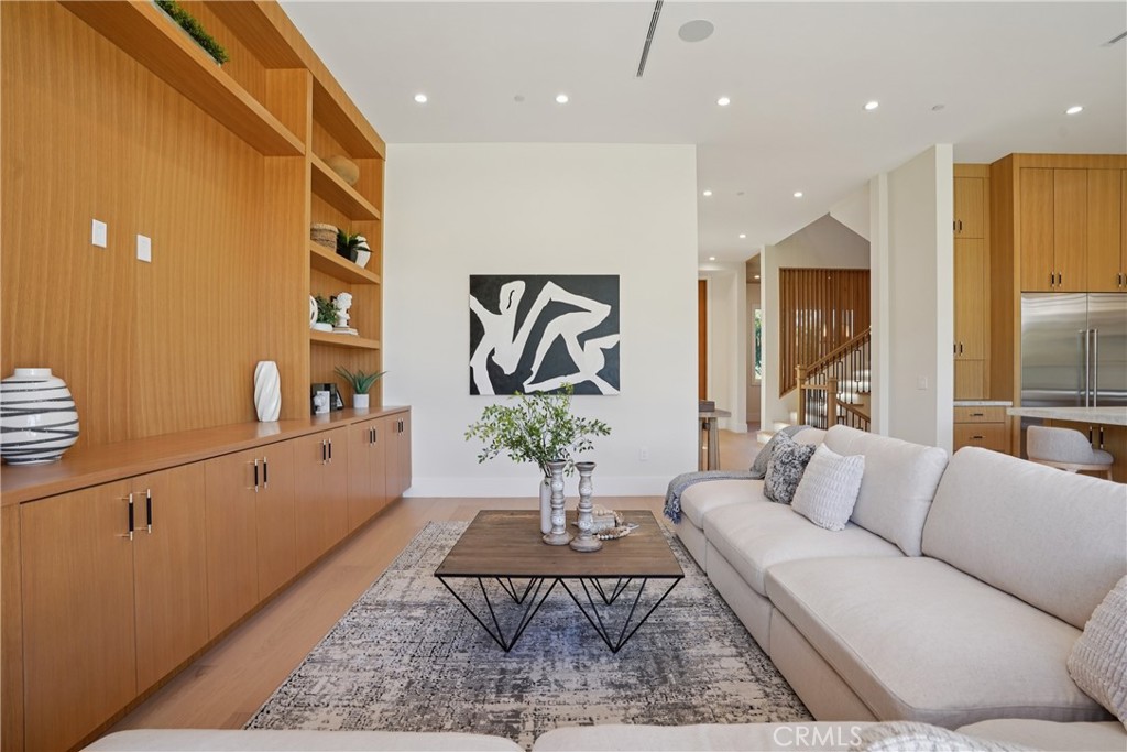 17354 Toquet Drive Encino, CA 91316 - Photo 15 of 75 Gallery Image 15