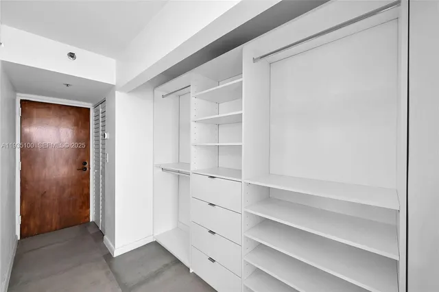 $3,350 | 7601 East Treasure Drive, Unit 920, North Bay Village, FL 33141