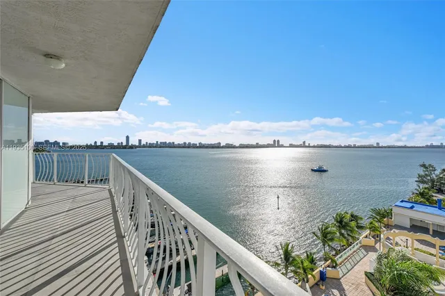 $3,350 | 7601 East Treasure Drive, Unit 920, North Bay Village, FL 33141