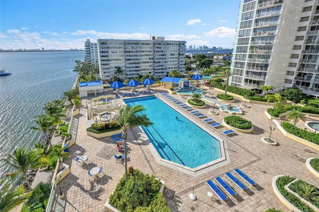 $3,350 | 7601 East Treasure Drive, Unit 920, North Bay Village, FL 33141
