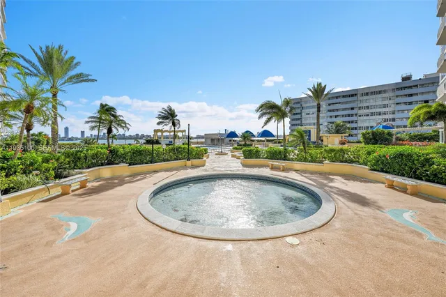 $3,350 | 7601 East Treasure Drive, Unit 920, North Bay Village, FL 33141