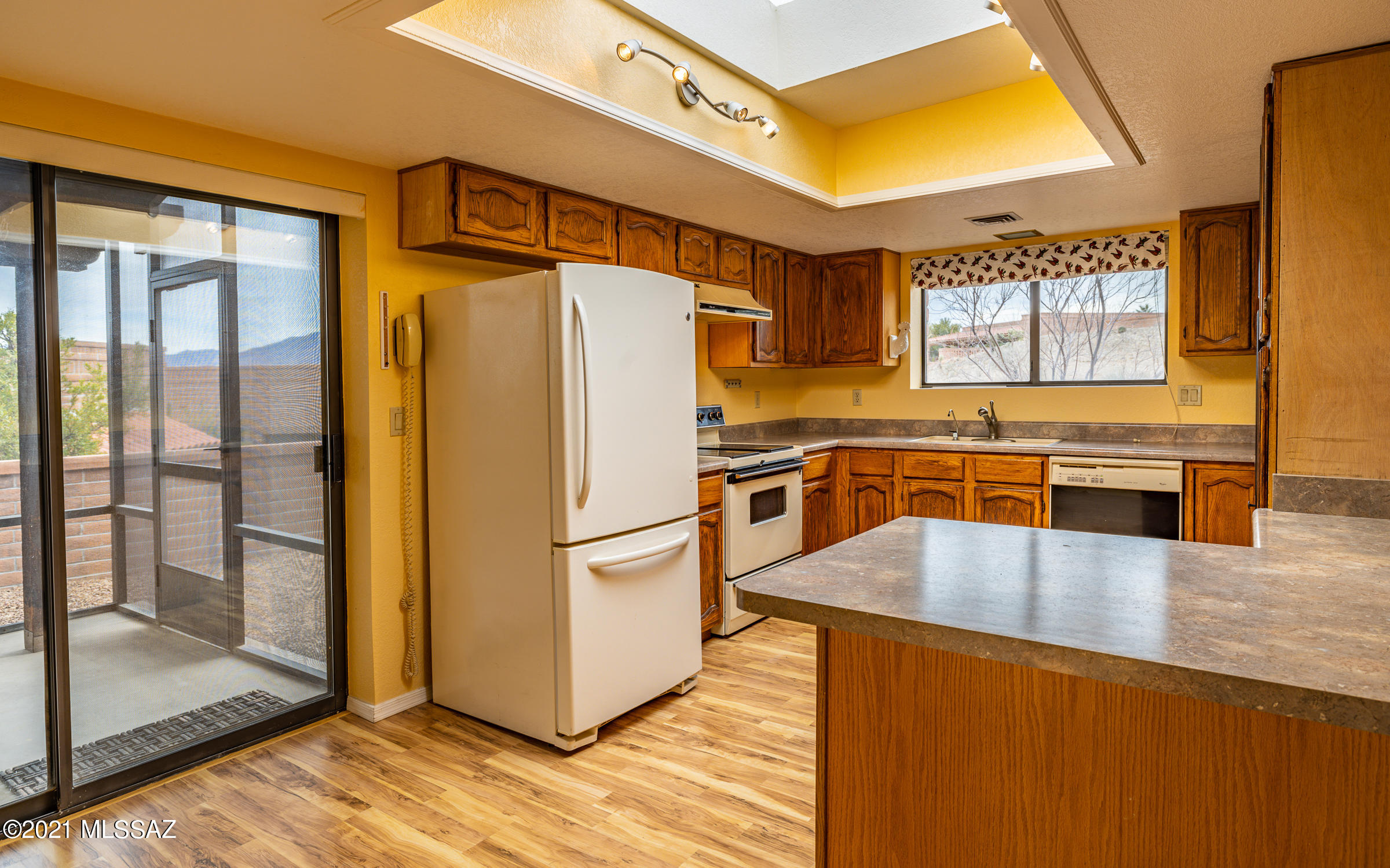 1750 West Camino Urbano Green Valley, AZ 85622 - Photo 9 of 34