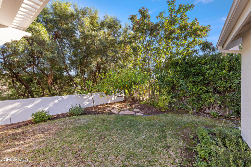 2906 Evesham Avenue Thousand Oaks, CA 91362 - Photo 25 of 30 a view of outdoor space and yard
