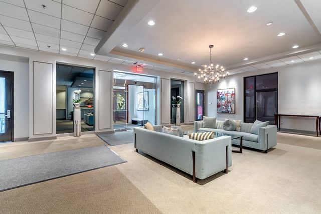 $1,350,000 | 160 Commonwealth Avenue, Unit 314, Boston, MA 02116