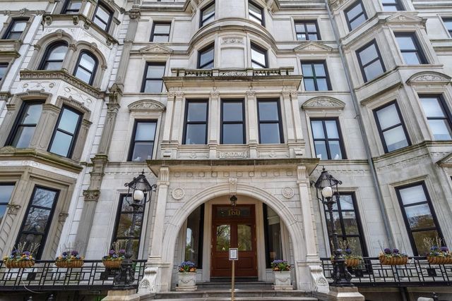 $1,350,000 | 160 Commonwealth Avenue, Unit 314, Boston, MA 02116