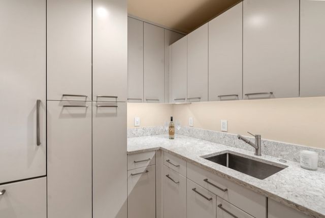 $1,350,000 | 160 Commonwealth Avenue, Unit 314, Boston, MA 02116