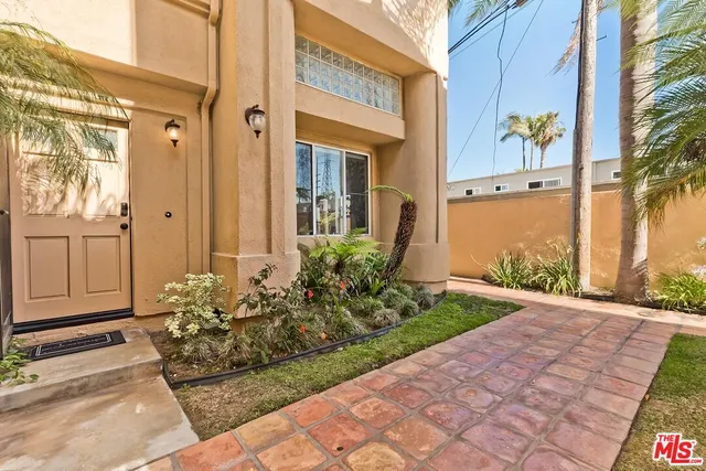 $4,750 | 1630 East Palm Avenue, Unit 5, El Segundo, CA 90245