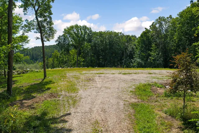 $1,100,000 | 3811 County Highway, Slinger, WI 53086