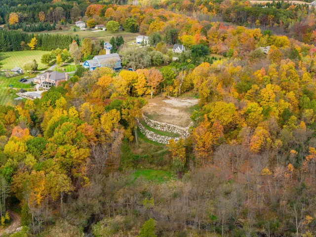 $1,100,000 | 3811 County Highway, Slinger, WI 53086