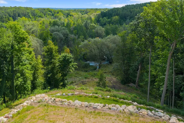 $1,100,000 | 3811 County Highway, Slinger, WI 53086