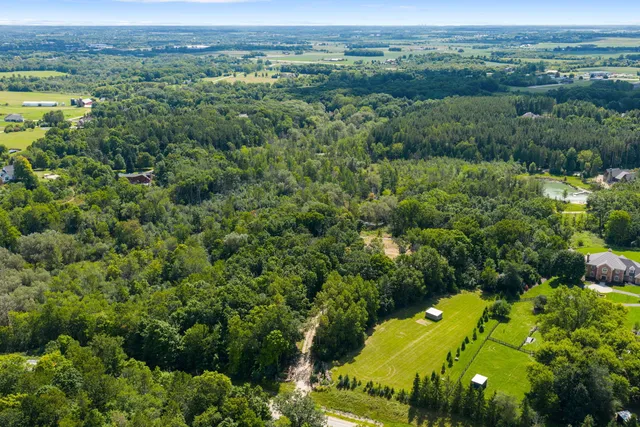 $1,100,000 | 3811 County Highway, Slinger, WI 53086