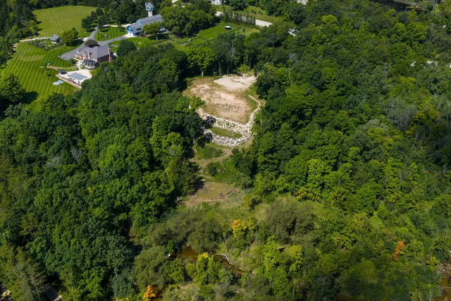 $1,100,000 | 3811 County Highway, Slinger, WI 53086