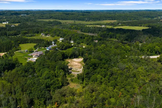 $1,100,000 | 3811 County Highway, Slinger, WI 53086