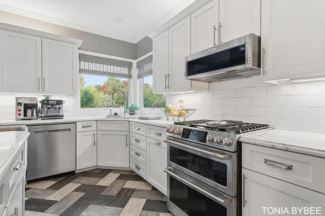 $994,000 | 3445 Elk Drive, Zeeland, MI 49464