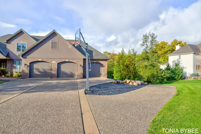$994,000 | 3445 Elk Drive, Zeeland, MI 49464
