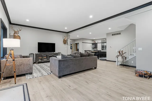 $994,000 | 3445 Elk Drive, Zeeland, MI 49464