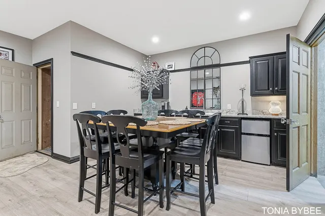 $994,000 | 3445 Elk Drive, Zeeland, MI 49464